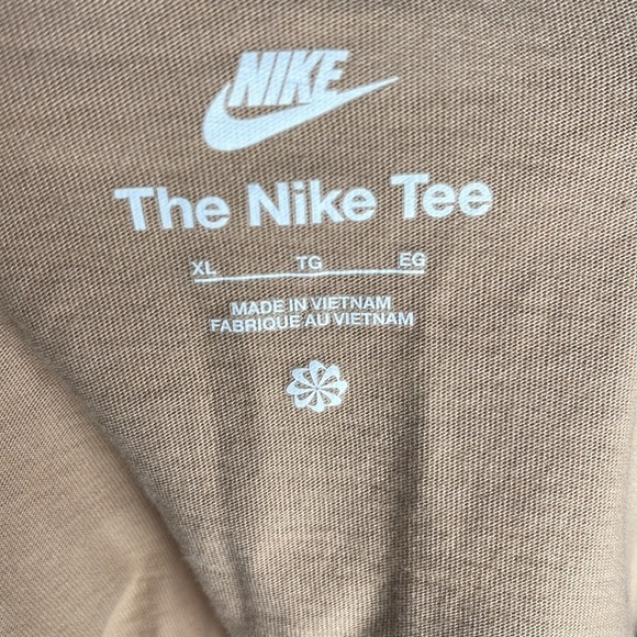 The Nike Tee Long Sleeve Girl’s Size XL - Picture 4 of 6